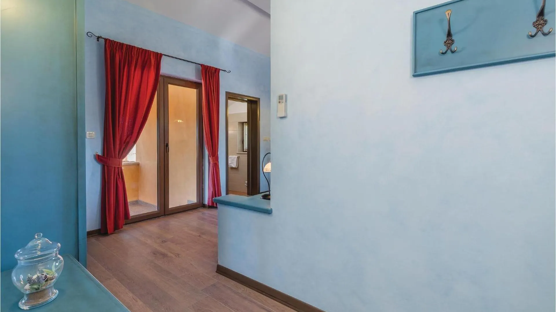 Дом отдыха Cozy Home In Tinjan With Wifi