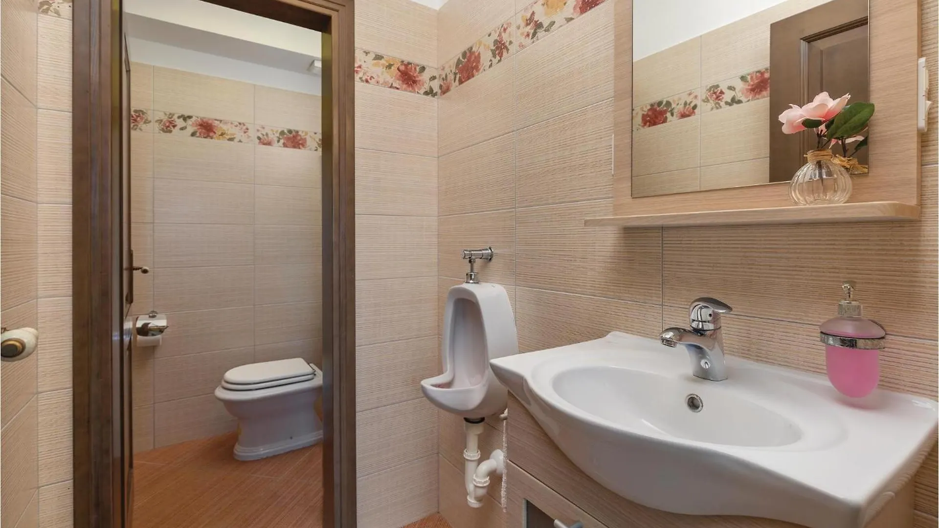 Дом отдыха Cozy Home In Tinjan With Wifi