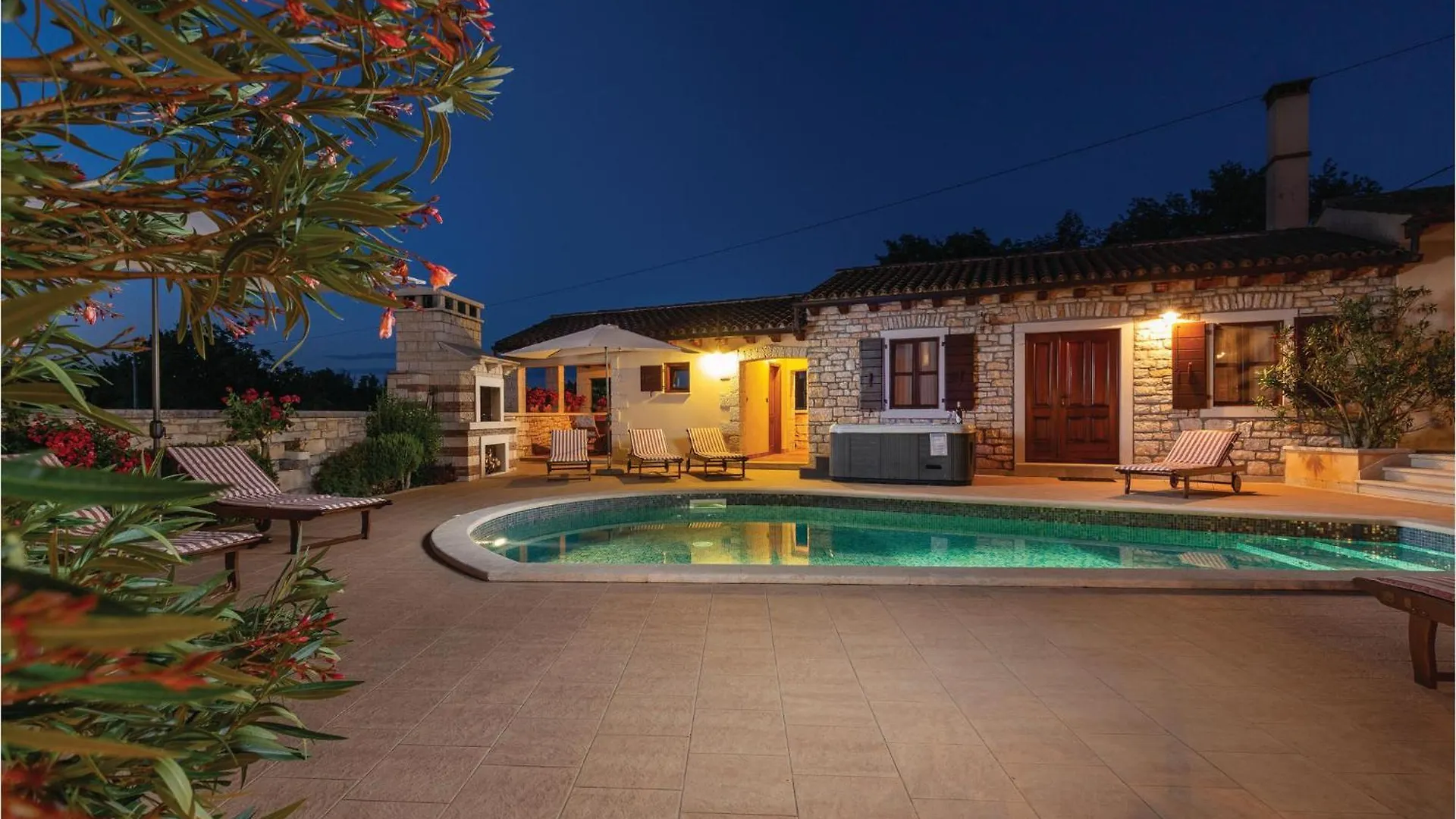 Cozy Home In Tinjan With Wifi 0*,